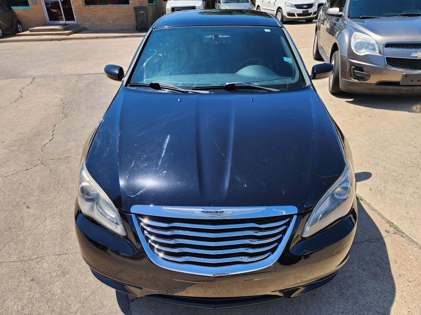 2014 /BLACK Chrysler 200 Touring (1C3CCBBG9EN) with an 3.6L V6 DOHC 24V FFV engine, 6-Speed Automatic transmission, located at 2660 S.Garland Avenue, Garland, TX, 75041, (469) 298-3118, 32.885551, -96.655602 - CASH$$$$$$$ 200 TOURING!! This is a very well cared for 2014 CHRYSLER 200 TOURING! SUPER CLEAN! Come in for a test drive today. We are open from 10am-7pm Monday-Saturday. Call us with any questions at 469.202.7468, or email us at DallasAutos4Less@gmail.com. - Photo#8